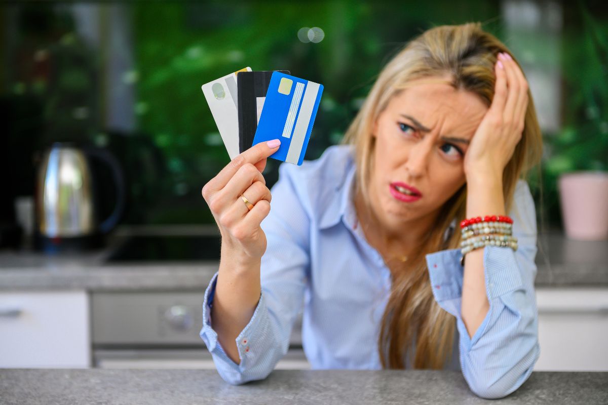 Critical Credit Card Mistakes That Can Wreck Your Finances in 2025