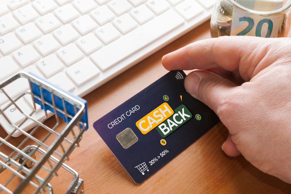 The Ultimate Guide to Cash Back Credit Cards in 2025: Turn Spending into Earning