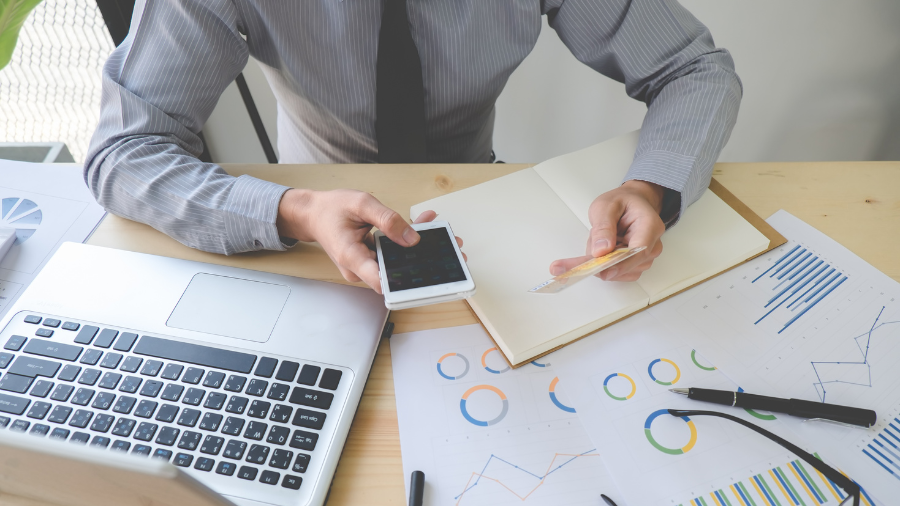 Free Credit Score vs. Paid Services: What’s Actually Worth Your Money in 2025